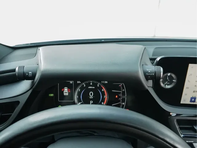 Lexus ES — Фото автомобиля 16
