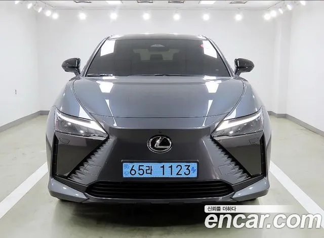 Lexus RZ — Фото автомобиля 3