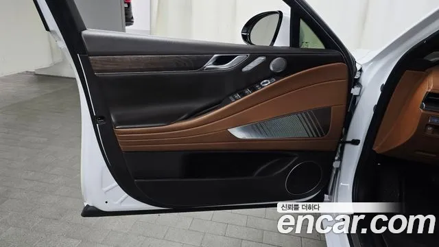 Genesis G80 Бензин 3.5 турбо AWD — Фото автомобиля 23