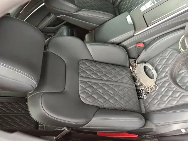 Audi A6L — Фото автомобиля 24
