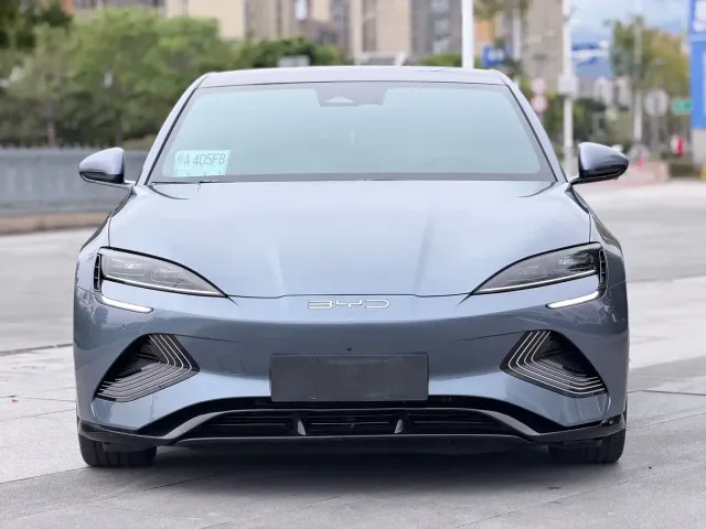 BYD Seal — Фото автомобиля 2