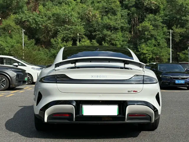 Xiaomi SU7 — Фото автомобиля 8