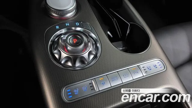 Genesis GV60 — Фото автомобиля 12