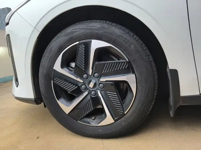 Geely Galaxy L6 — Фото автомобиля 22