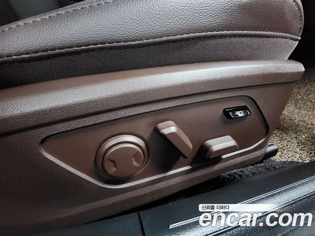 Hyundai Grandeur Grandeur (GN7) — Фото автомобиля 16