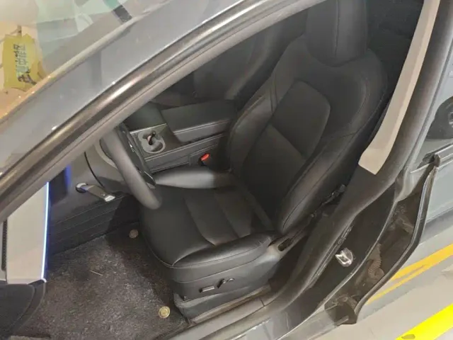 Tesla Model Y — Фото автомобиля 14