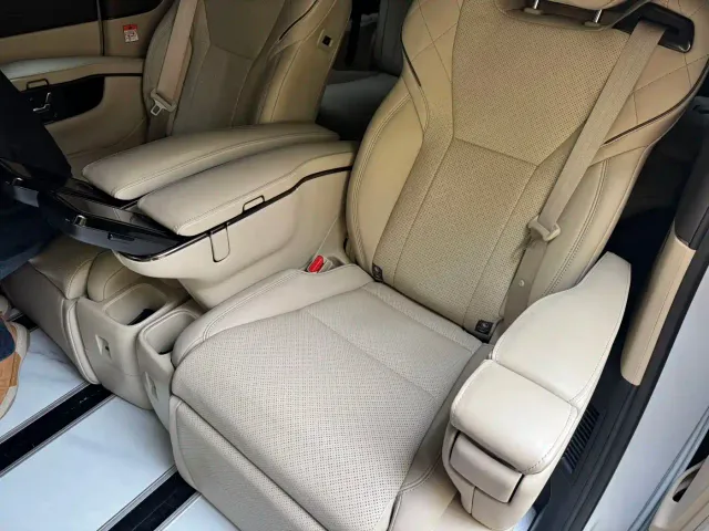 Toyota Vellfire — Фото автомобиля 8