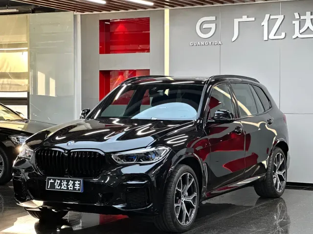 Фотография автомобиля — BMW X5