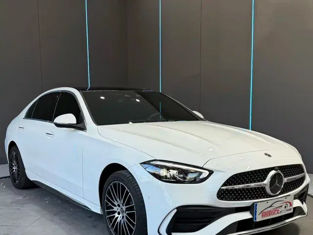 Mercedes-Benz C-Class — Фото автомобиля 3