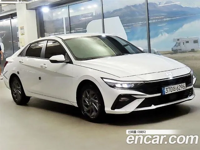Фотография автомобиля — Hyundai Avante CN7