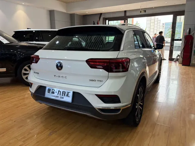 Volkswagen T-Roc — Фото автомобиля 6