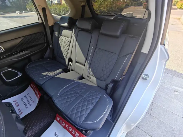 Mitsubishi Outlander — Фото автомобиля 17