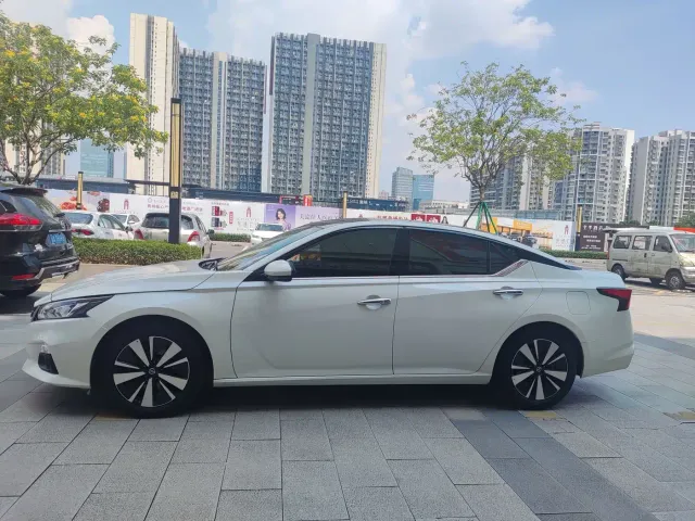 Nissan Teana — Фото автомобиля 3