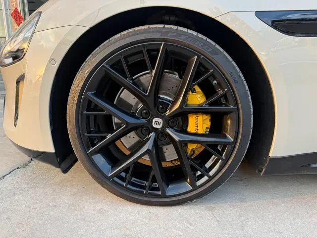 Xiaomi SU7 — Фото автомобиля 16