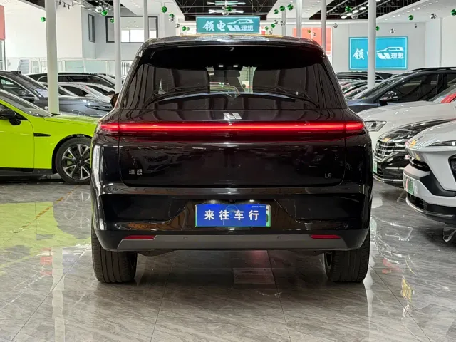 Li Auto L8 — Фото автомобиля 4