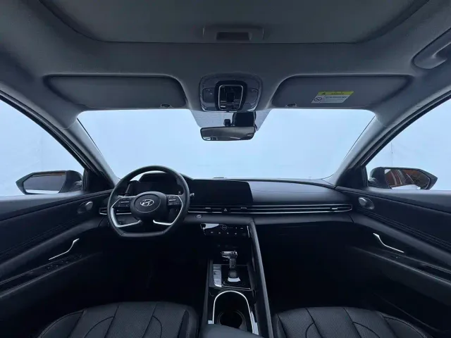 Hyundai Elantra — Фото автомобиля 10