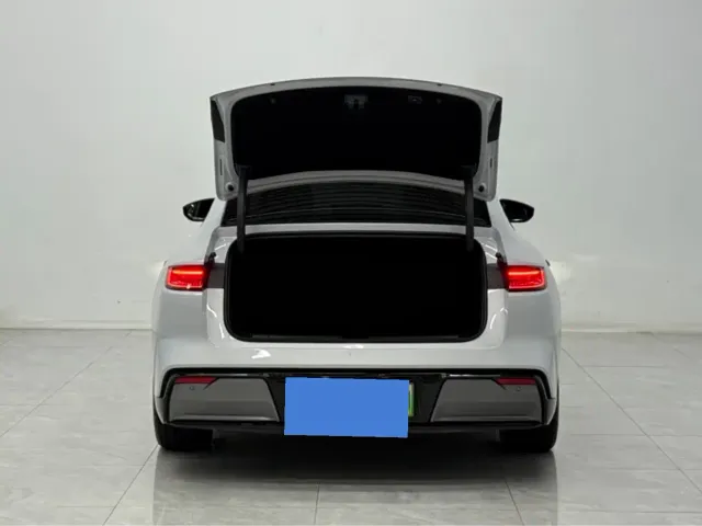 Geely Galaxy E8 — Фото автомобиля 11