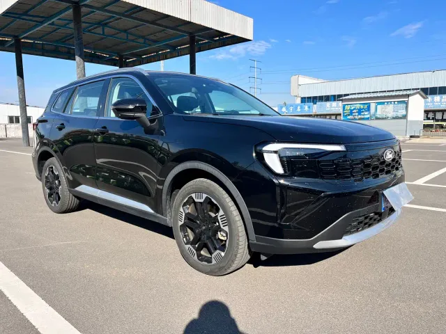 Ford Lingrui — Фото автомобиля 3