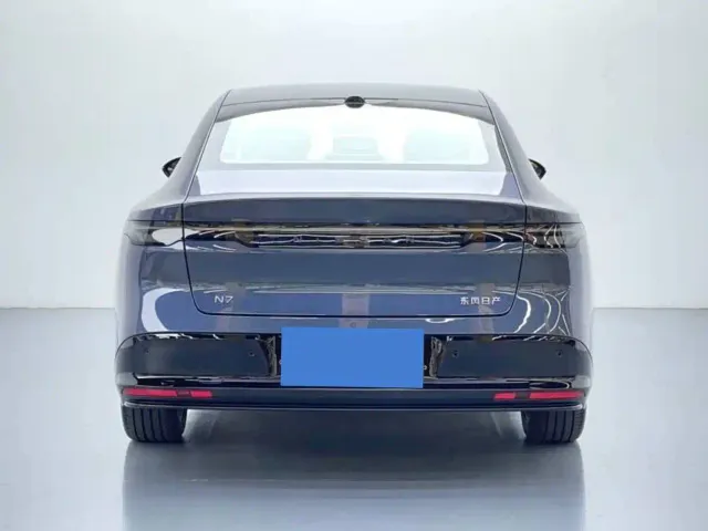 Nissan N7 — Фото автомобиля 5