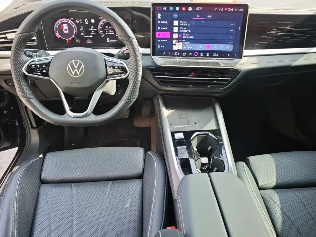 Volkswagen Passat — Фото автомобиля 4