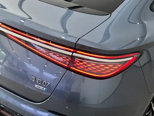 BYD Seal 07 DM-i — Фото автомобиля 6