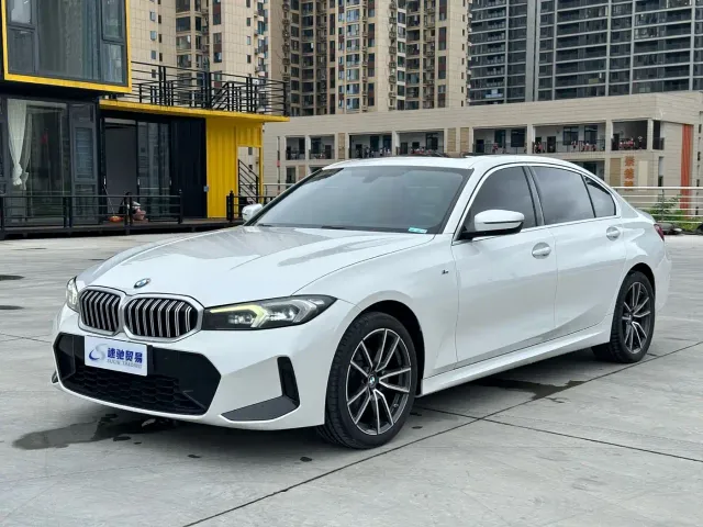 Фотография автомобиля — BMW 3 Series
