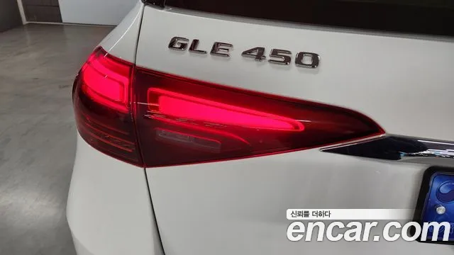 Mercedes-Benz GLE-Class — Фото автомобиля 13