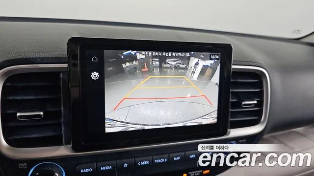 Hyundai Venue — Фото автомобиля 21