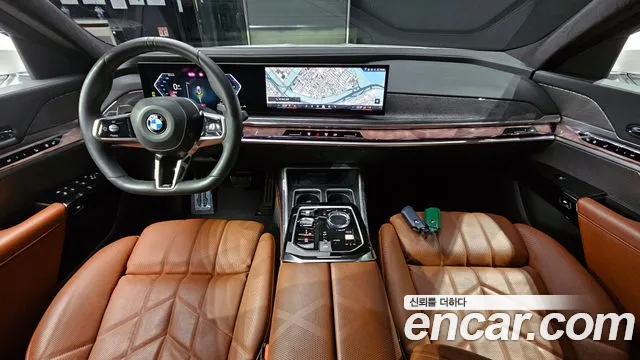 BMW 7-Series 7 серия (G70) 740i sDrive M Sport — Фото автомобиля 7