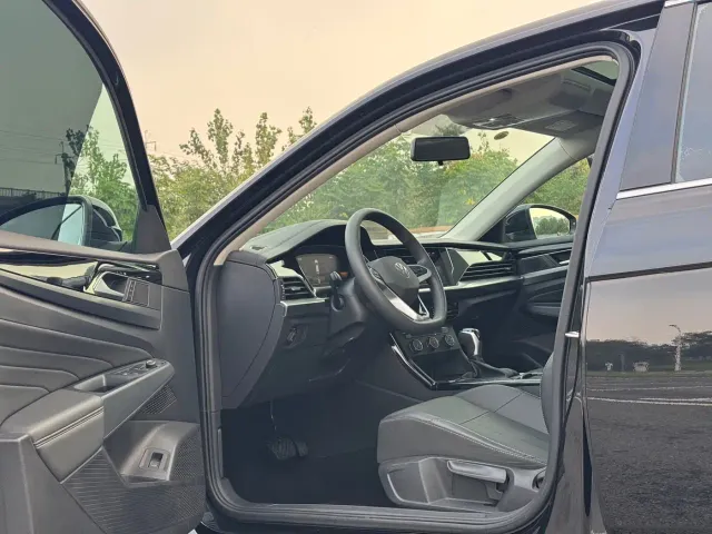 Volkswagen Passat — Фото автомобиля 11