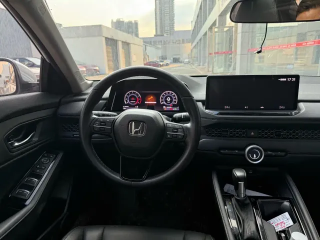 Honda Accord — Фото автомобиля 8
