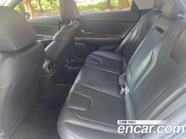 Hyundai AVANTE Avante (CN7) — Фото автомобиля 18
