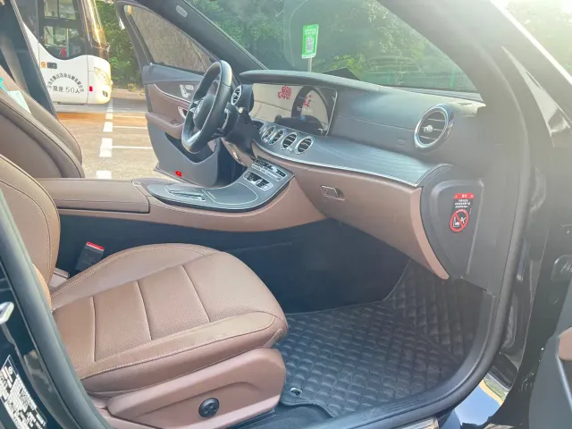Mercedes-Benz E-Class — Фото автомобиля 11
