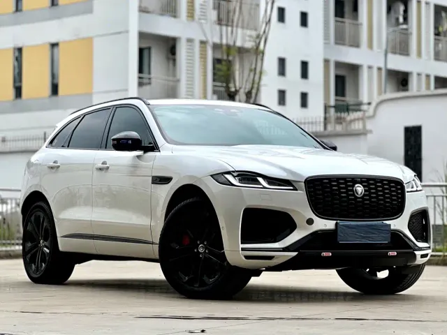 Jaguar F-Pace — Фото автомобиля 3