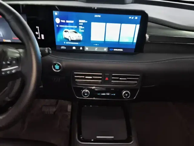 Ford Edge — Фото автомобиля 12