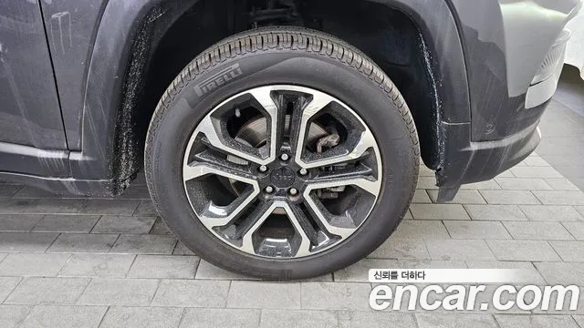 Jeep Compass — Фото автомобиля 21