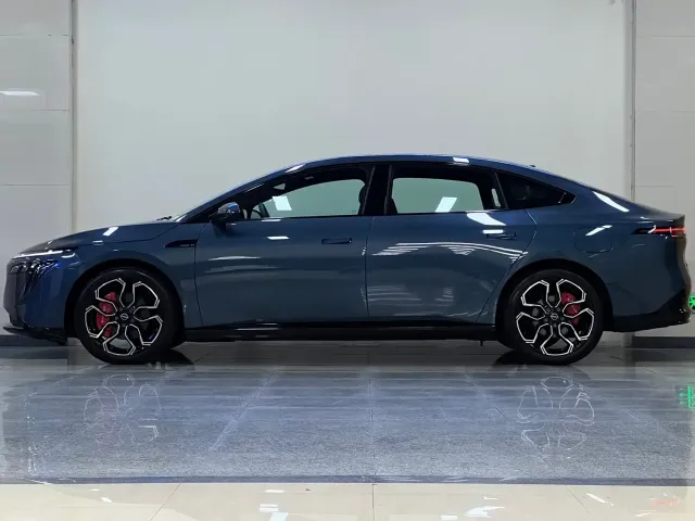 Nissan N7 — Фото автомобиля 4