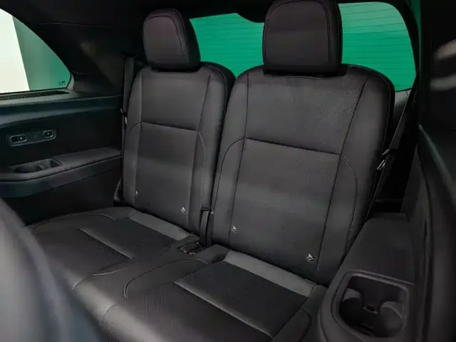 Li Auto L8 — Фото автомобиля 10