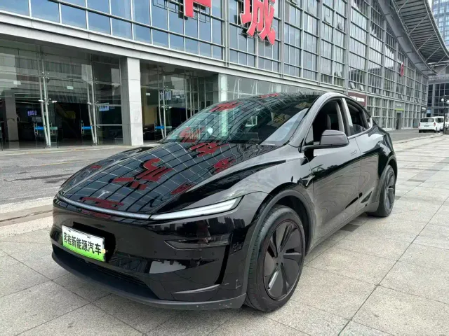 Фотография автомобиля — Tesla Model Y
