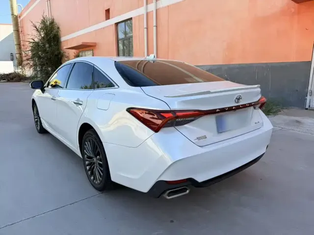 Toyota Avalon — Фото автомобиля 9