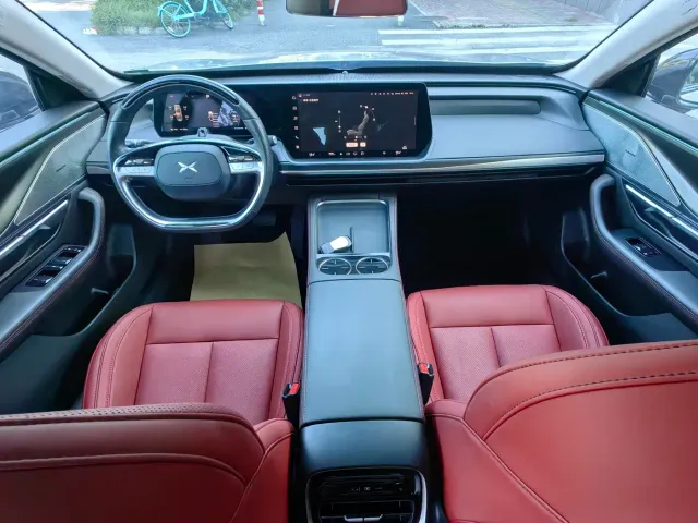 Xpeng P7 — Фото автомобиля 3