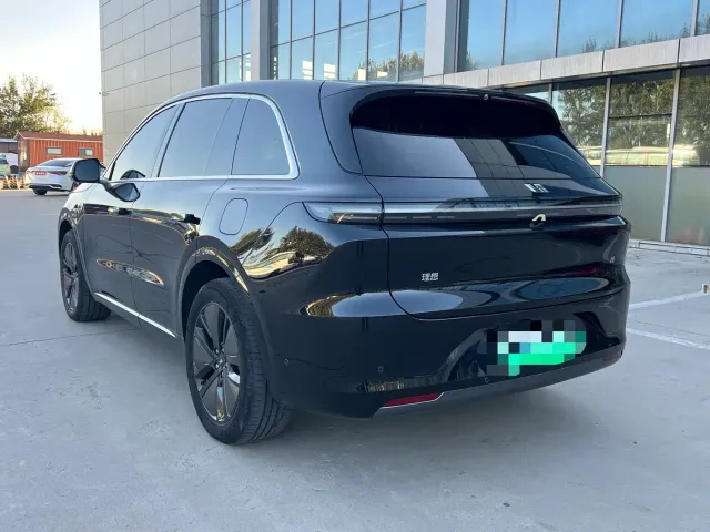 Li Auto L6 — Фото автомобиля 7