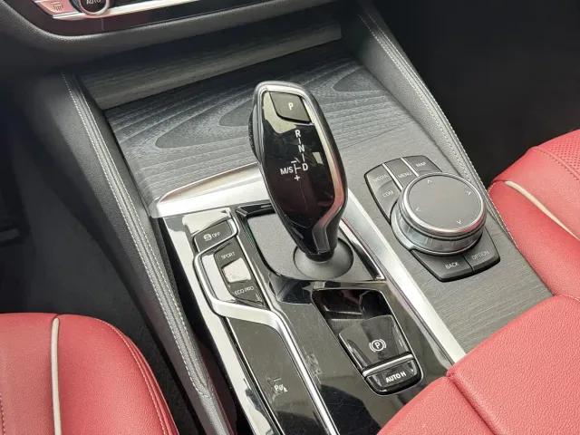 BMW 5 Series — Фото автомобиля 11