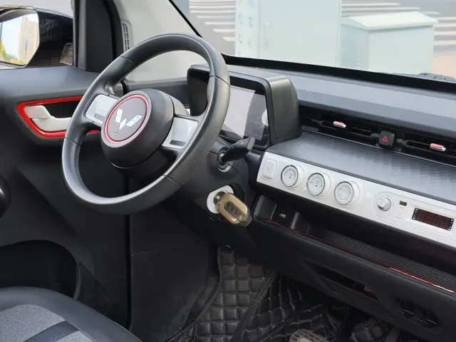 Wuling Hongguang Mini EV — Фото автомобиля 16