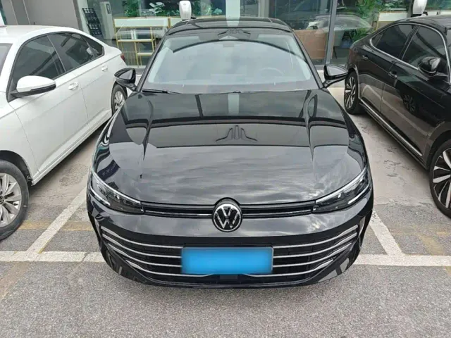 Volkswagen Passat — Фото автомобиля 2