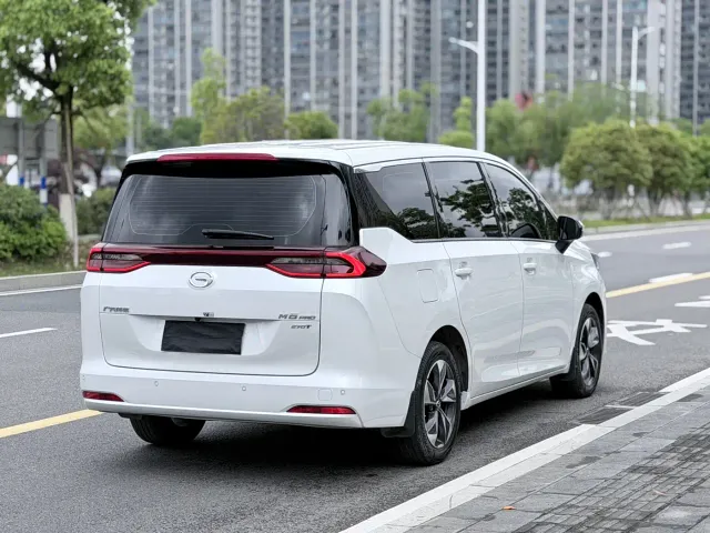 GAC Trumpchi M6 — Фото автомобиля 16