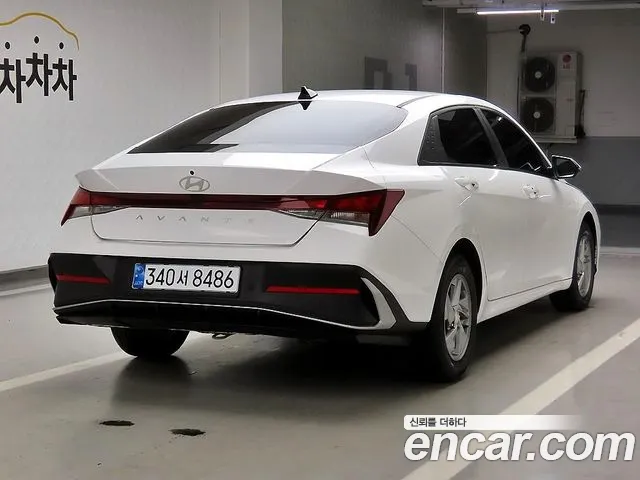 Hyundai Avante — Фото автомобиля 4