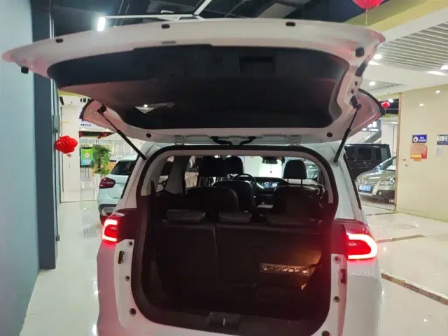 GAC Trumpchi M6 — Фото автомобиля 18