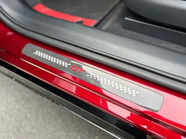 Xiaomi YU7 — Фото автомобиля 16