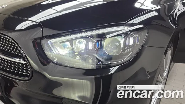Mercedes-Benz E-Class — Фото автомобиля 20